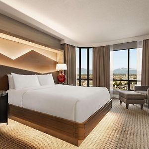 Queen Room Mobility or hearing accessible